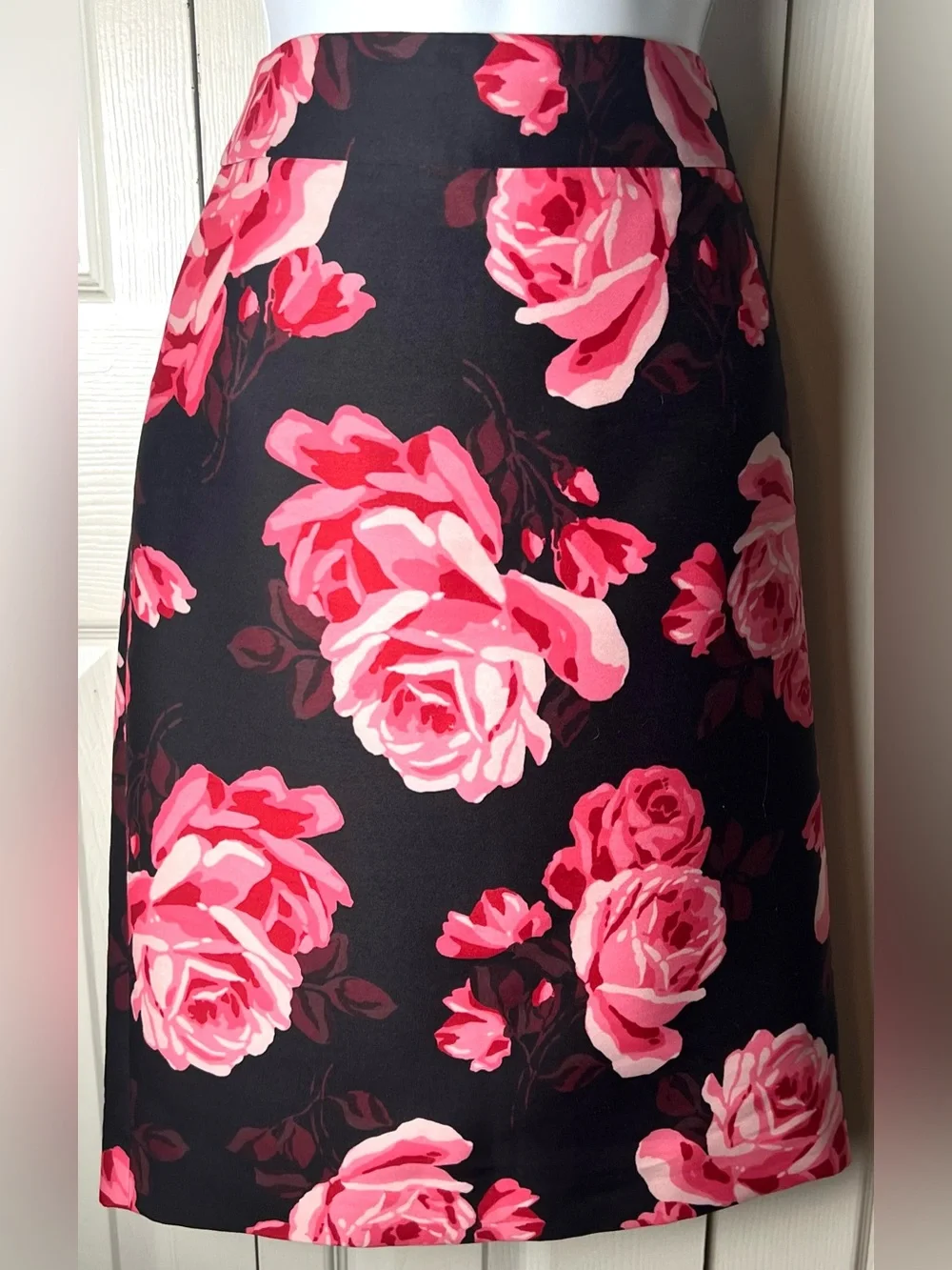 KATE SPADE Pencil Skirt Rose Floral Print Black Red Pink Knee Length Career Sz 4